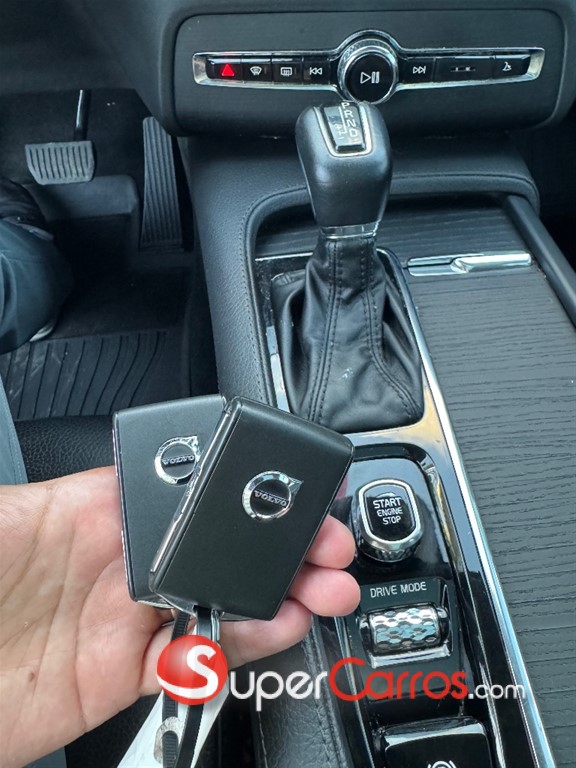 2020 Volvo XC90 Momentum T6 — foto 12 / 12