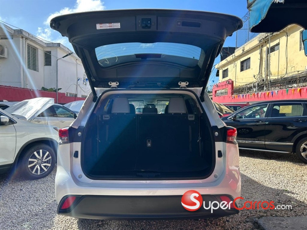 2020 Toyota Highlander XLE — foto 2 / 12