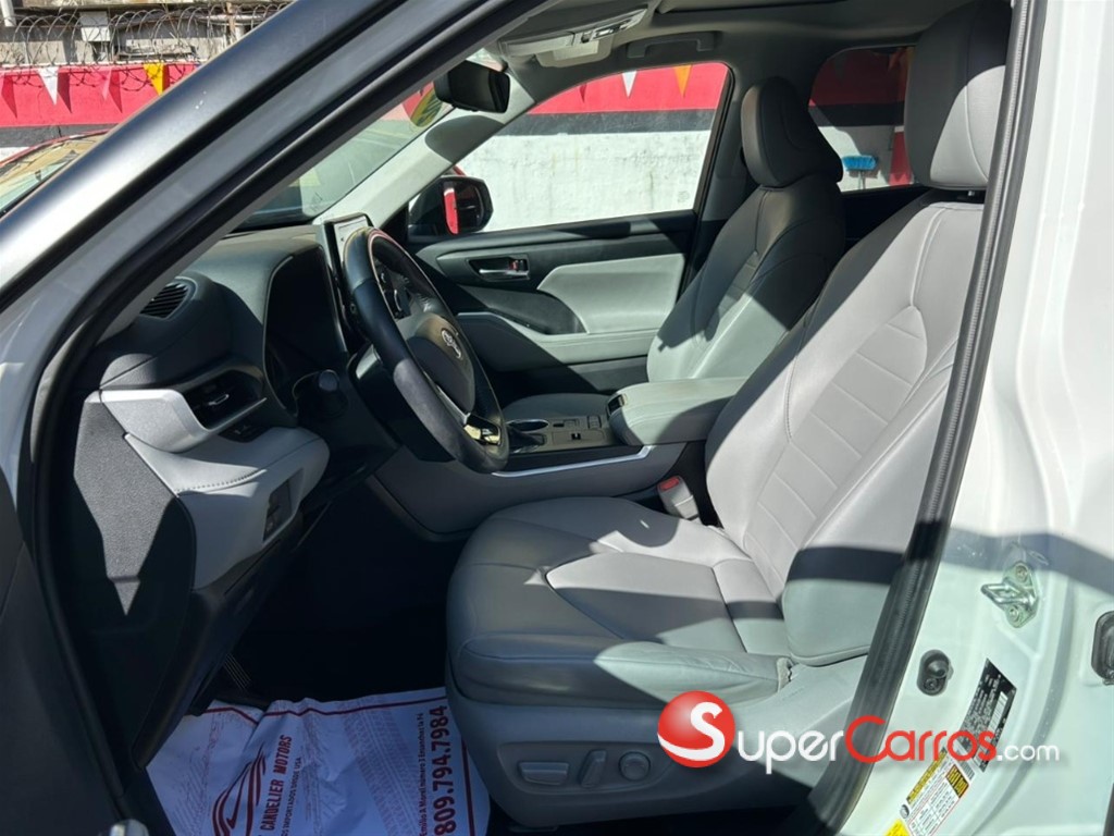 2020 Toyota Highlander XLE — foto 7 / 12