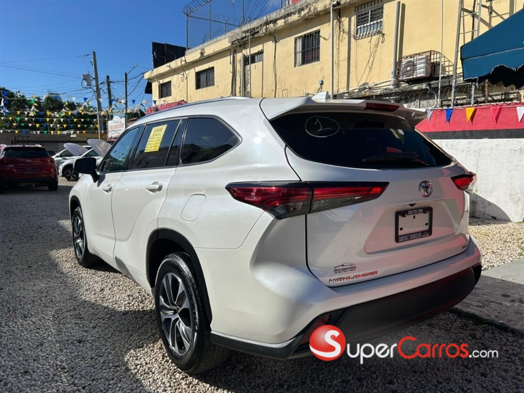 2020 Toyota Highlander XLE — foto 9 / 12