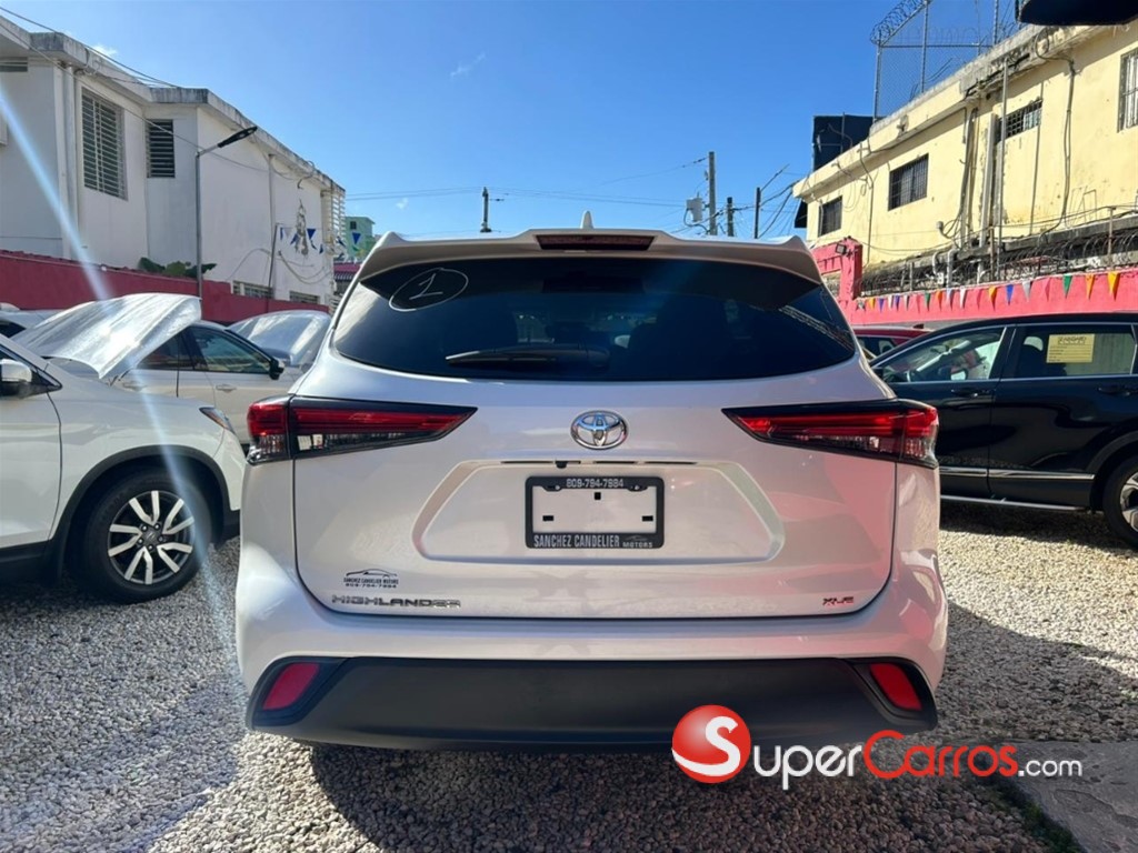 2020 Toyota Highlander XLE — foto 10 / 12