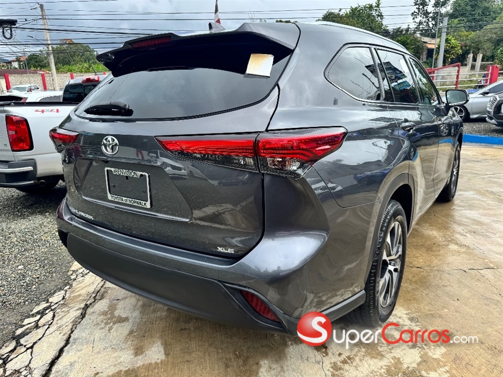 2020 Toyota Highlander XLE — foto 2 / 11