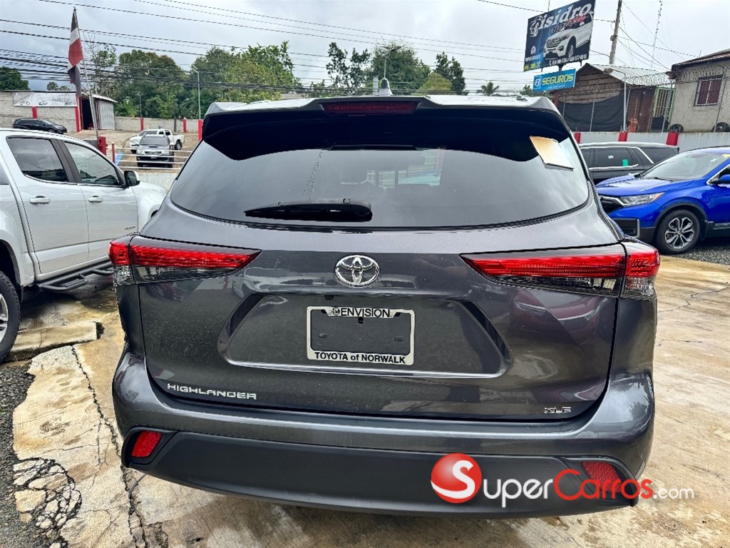2020 Toyota Highlander XLE — foto 3 / 11
