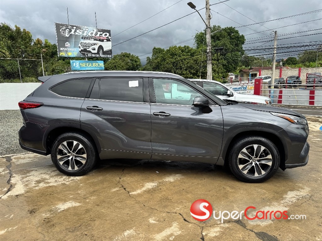 2020 Toyota Highlander XLE — foto 5 / 11