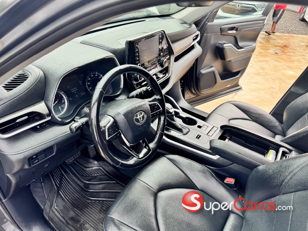2020 Toyota Highlander XLE — foto 8 / 11