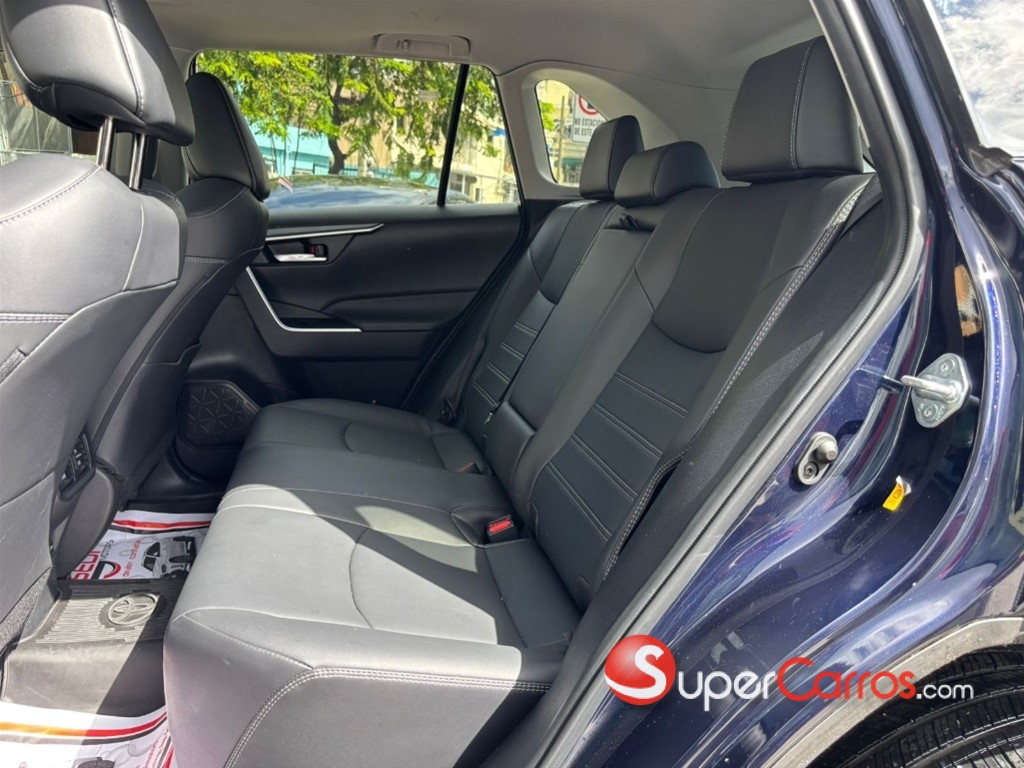 2024 Toyota RAV4 XLE Premium — foto 7 / 12