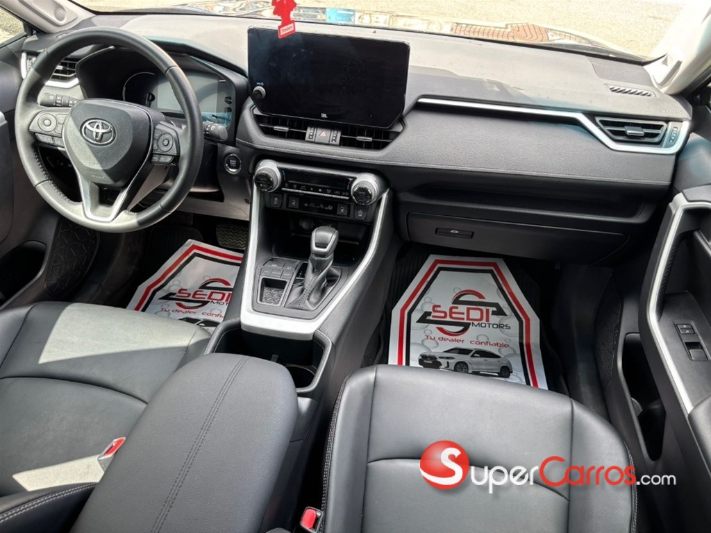 2024 Toyota RAV4 XLE Premium — foto 8 / 12
