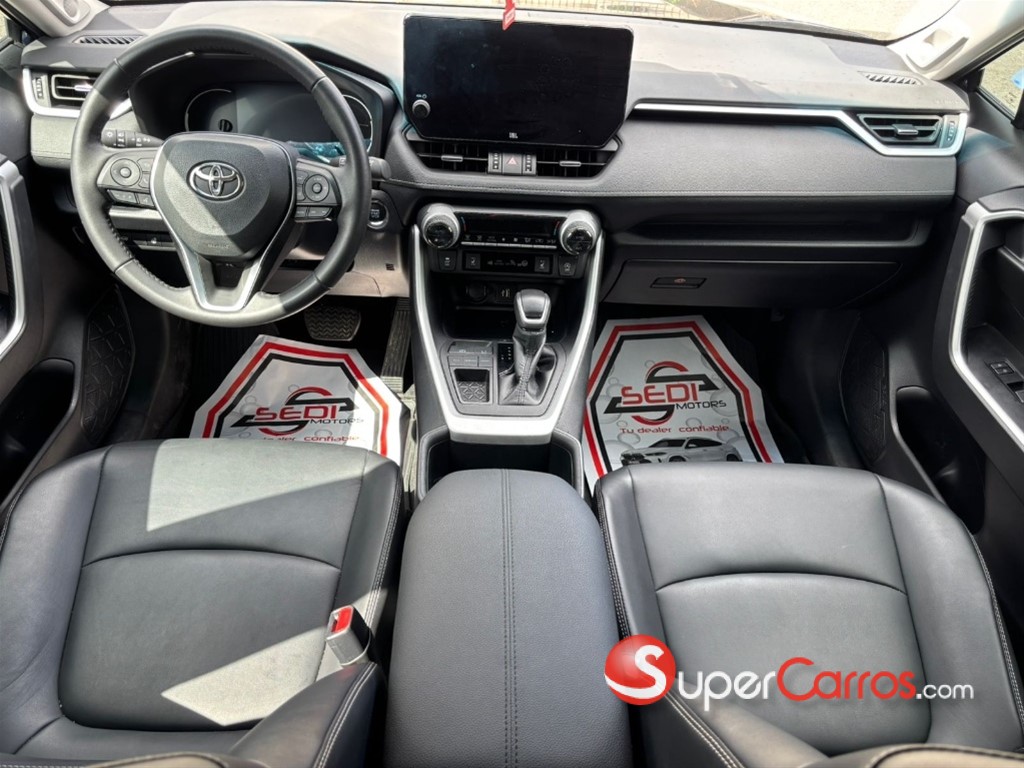 2024 Toyota RAV4 XLE Premium — foto 10 / 12