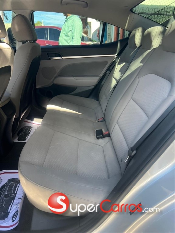2020 Hyundai Elantra SEL — foto 2 / 9