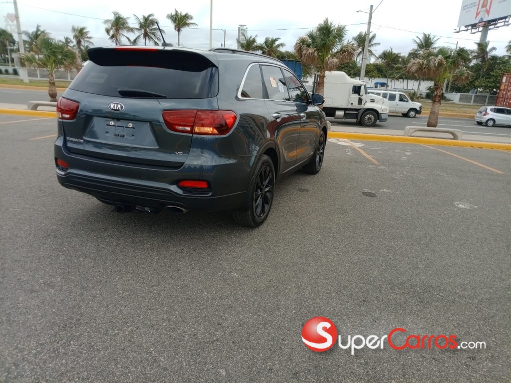 2020 Kia Sorento S — foto 8 / 12