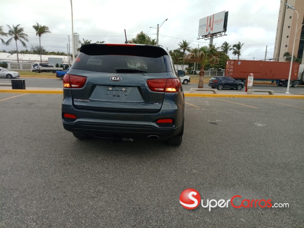 2020 Kia Sorento S — foto 9 / 12