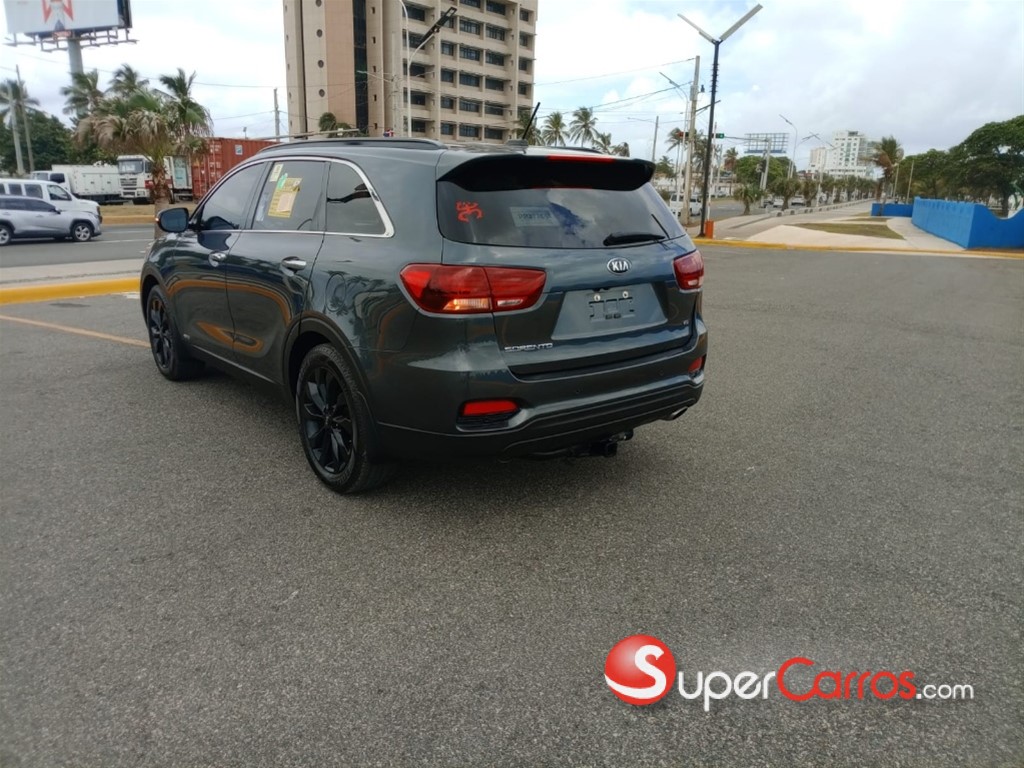 2020 Kia Sorento S — foto 10 / 12