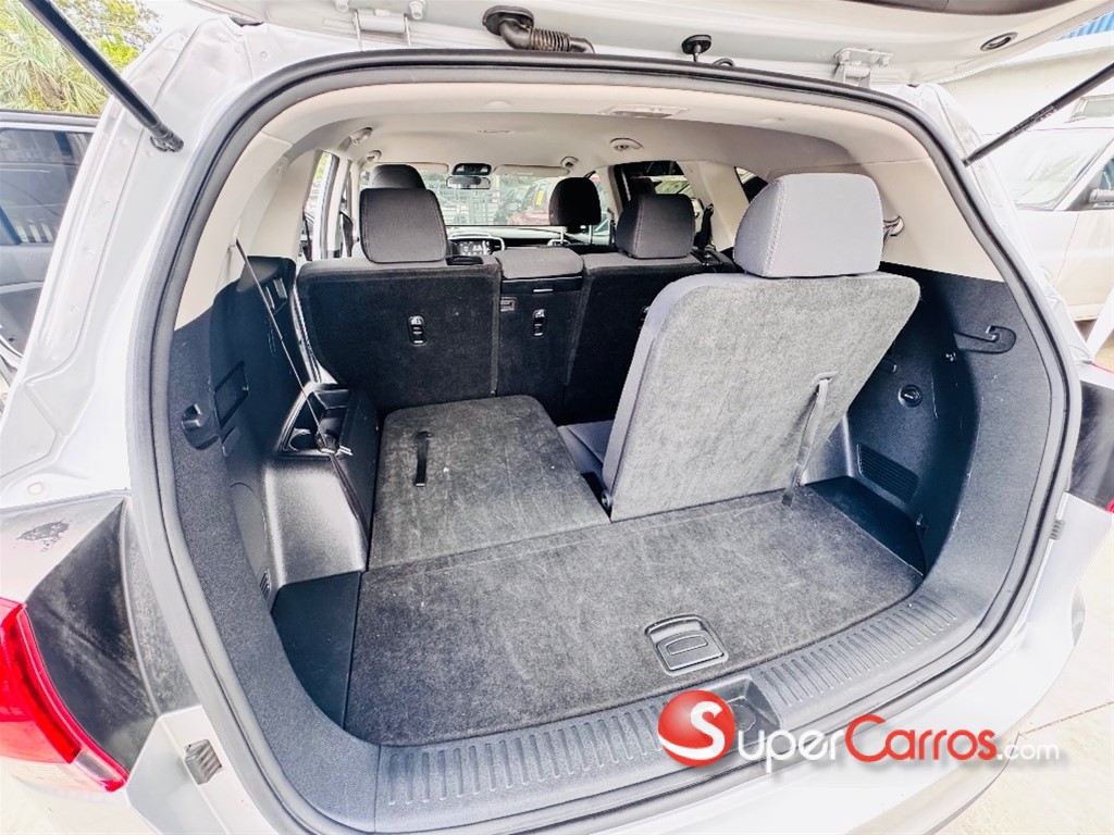 2020 Kia Sorento LX — foto 6 / 12