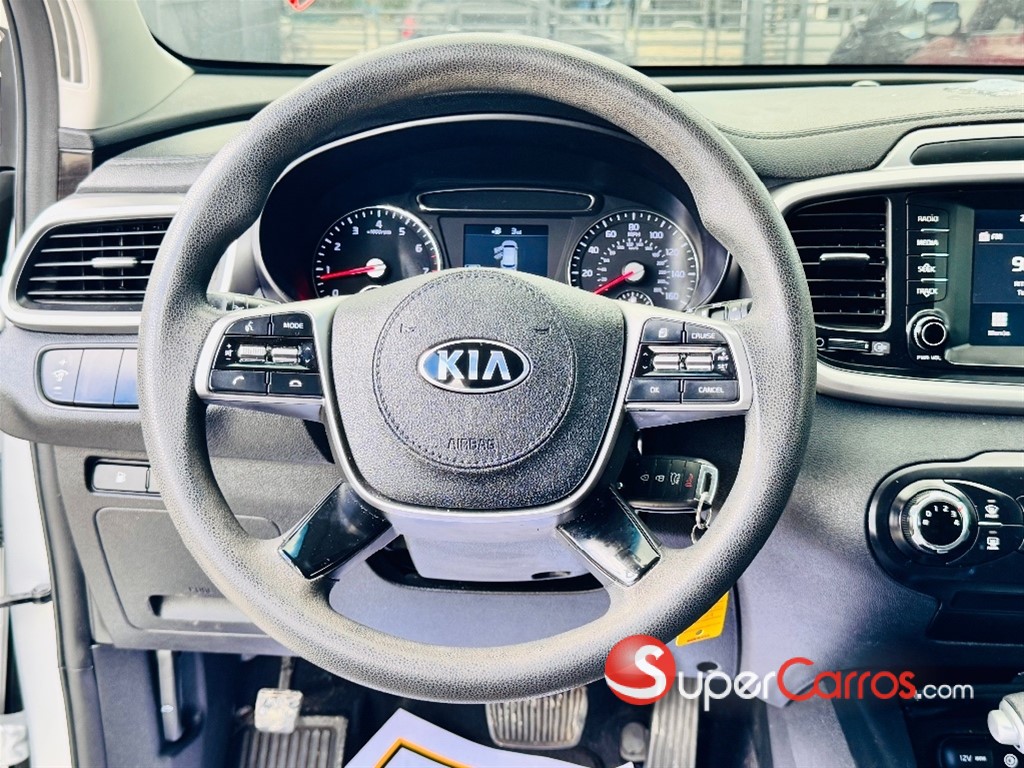 2020 Kia Sorento LX — foto 8 / 12