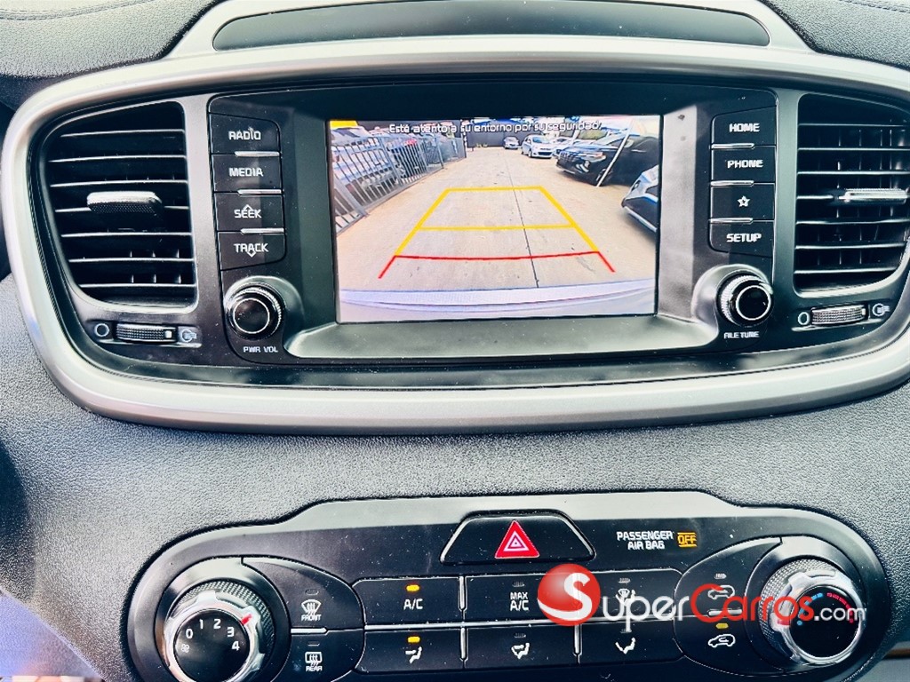 2020 Kia Sorento LX — foto 9 / 12