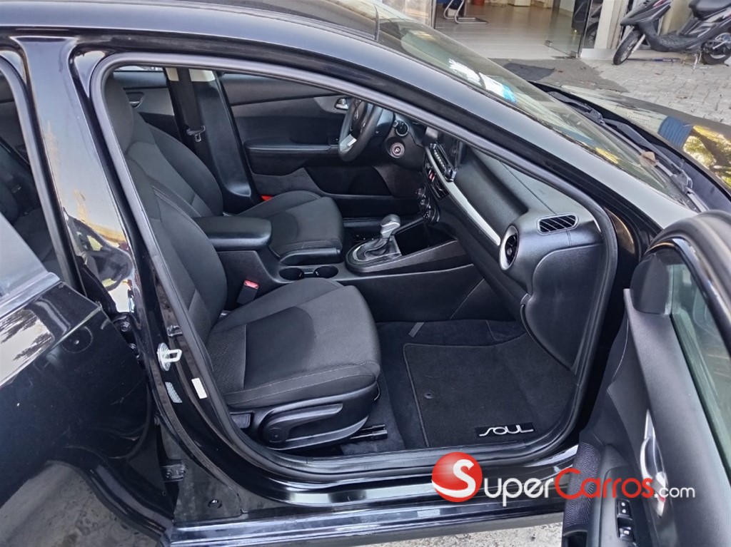 2020 Kia Forte LXS — foto 8 / 11