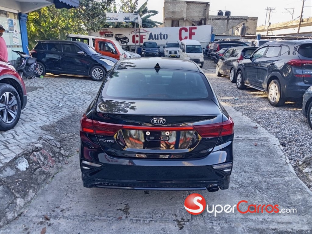 2020 Kia Forte LXS — foto 9 / 11