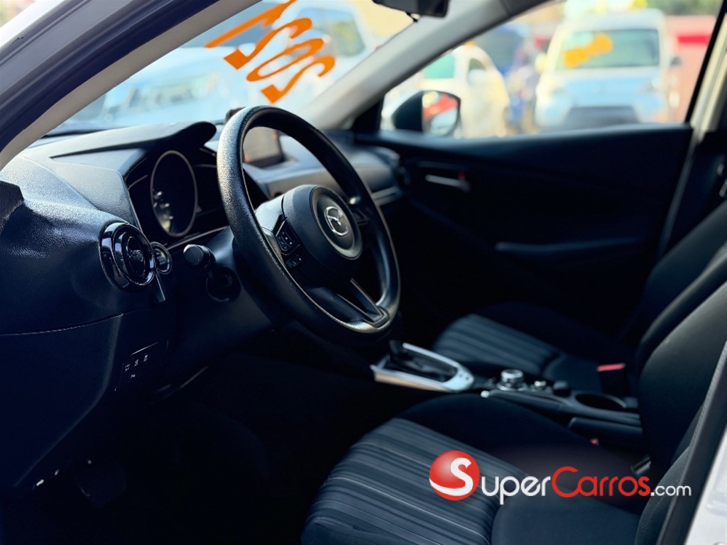 2021 Mazda 2 — foto 8 / 10