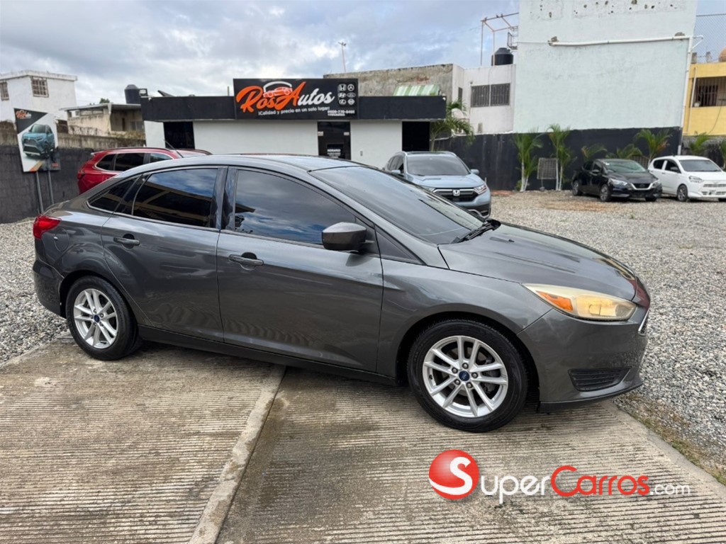 2018 Ford Focus SE — foto 3 / 9