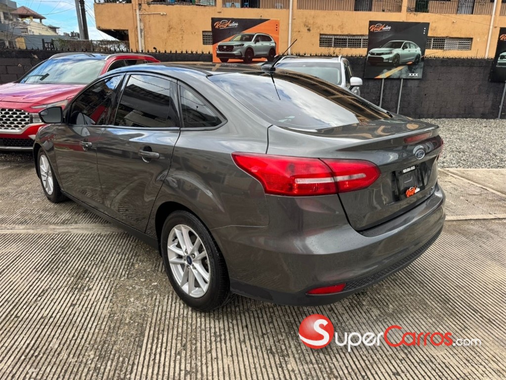2018 Ford Focus SE — foto 4 / 9