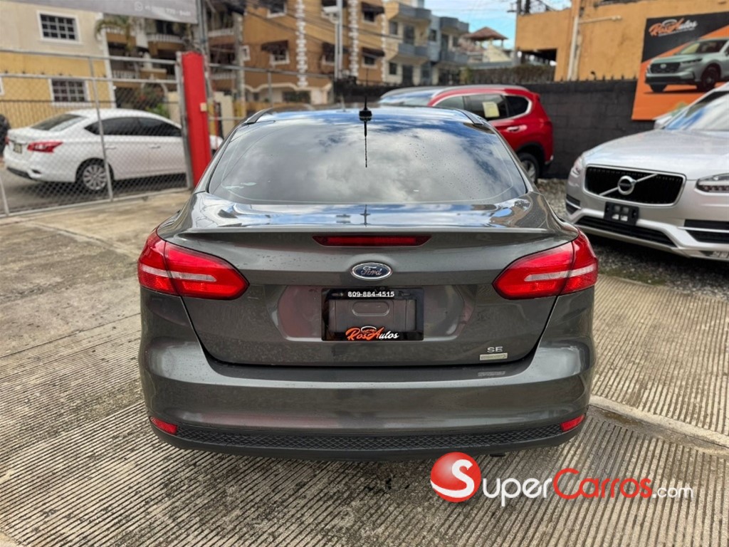 2018 Ford Focus SE — foto 5 / 9