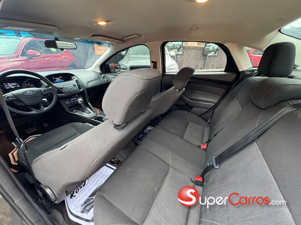 2018 Ford Focus SE — foto 7 / 9