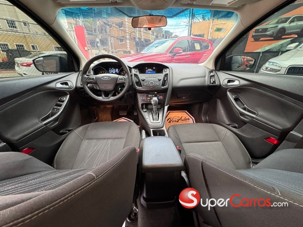 2018 Ford Focus SE — foto 8 / 9