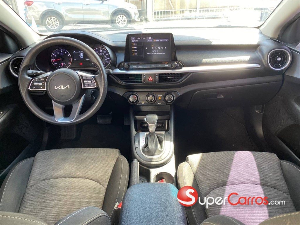 2022 Kia Forte LXS — foto 4 / 12