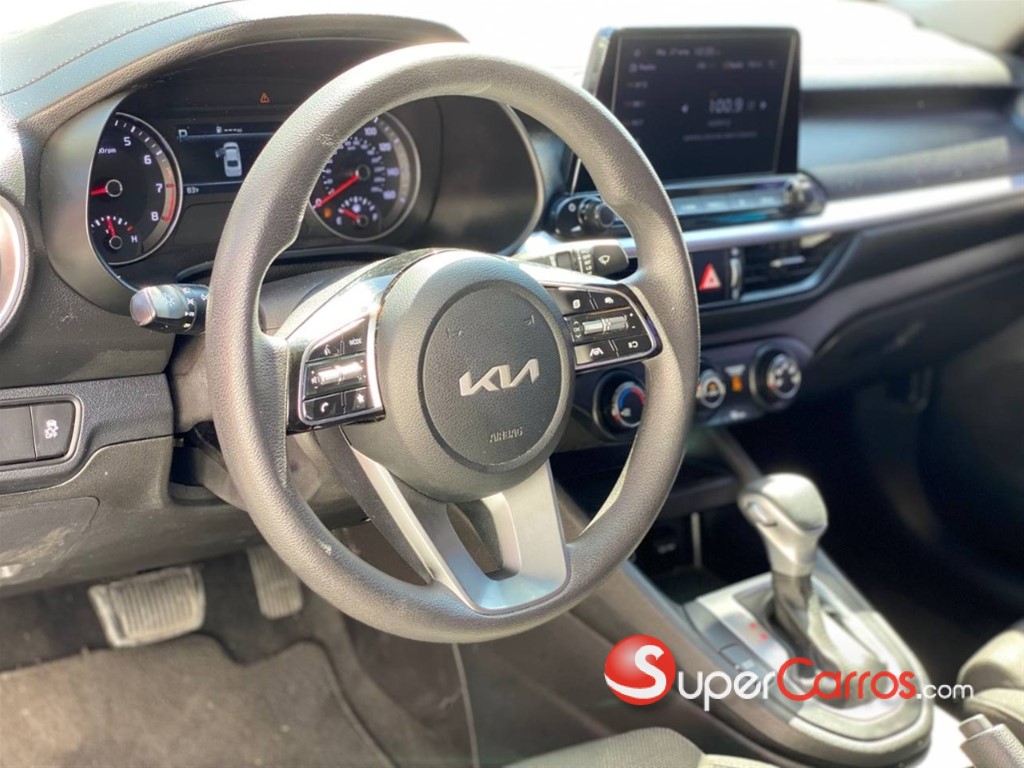 2022 Kia Forte LXS — foto 7 / 12