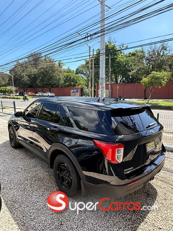 2021 Ford Explorer Police Interceptor — foto 7 / 12
