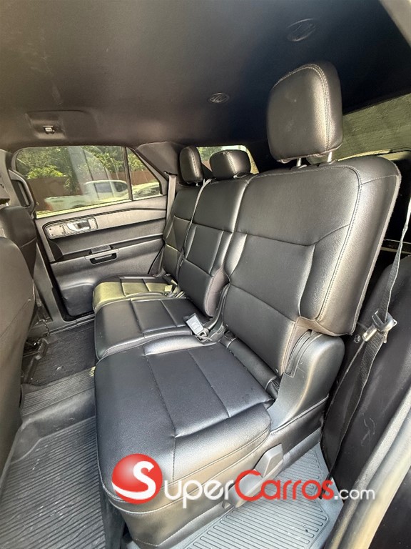 2021 Ford Explorer Police Interceptor — foto 9 / 12