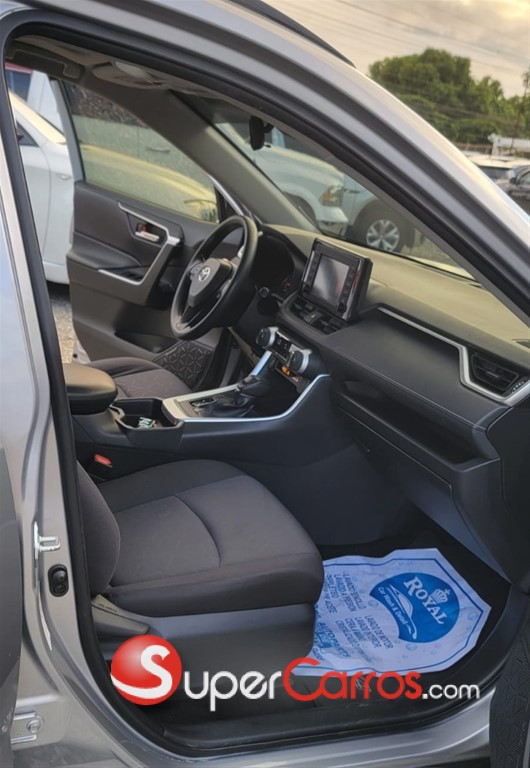 2019 Toyota RAV4 XLE — foto 4 / 12
