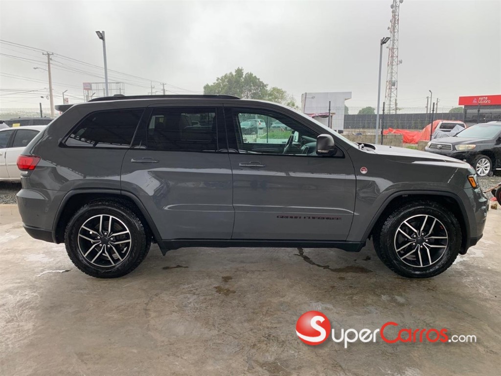 2020 Jeep Grand Cherokee Trackhawk — foto 10 / 11