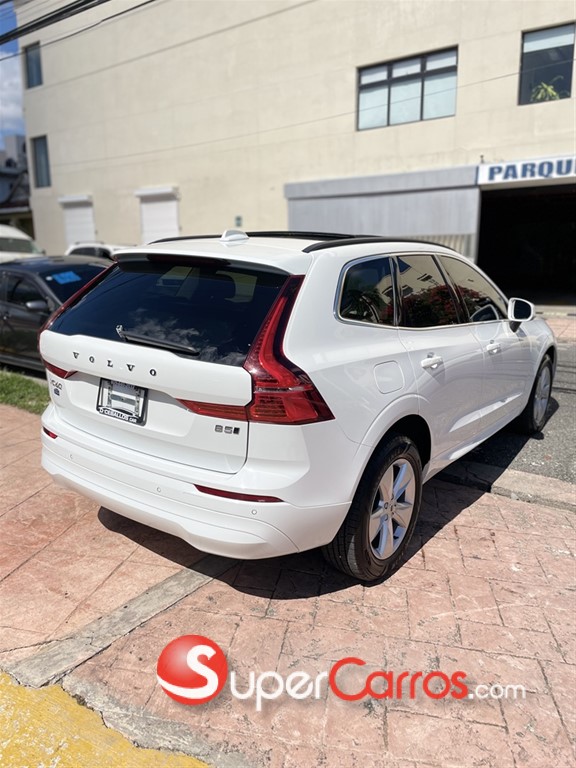 2022 Volvo XC60 B5 PLUS — foto 6 / 12