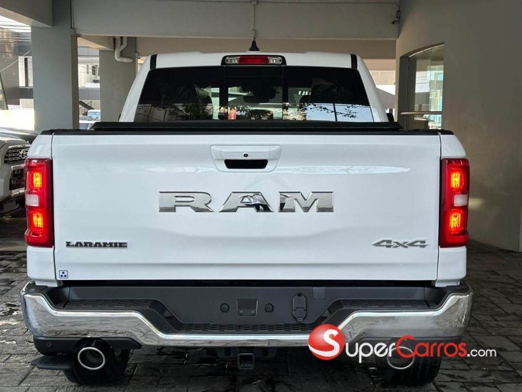 2026 Ram 1500 Laramie Crew Cab — foto 5 / 11