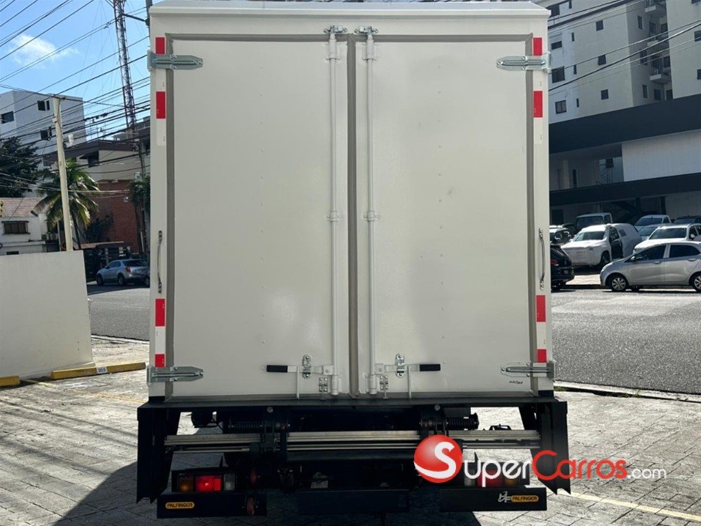 2027 Isuzu NQR 18 Pies — foto 4 / 7