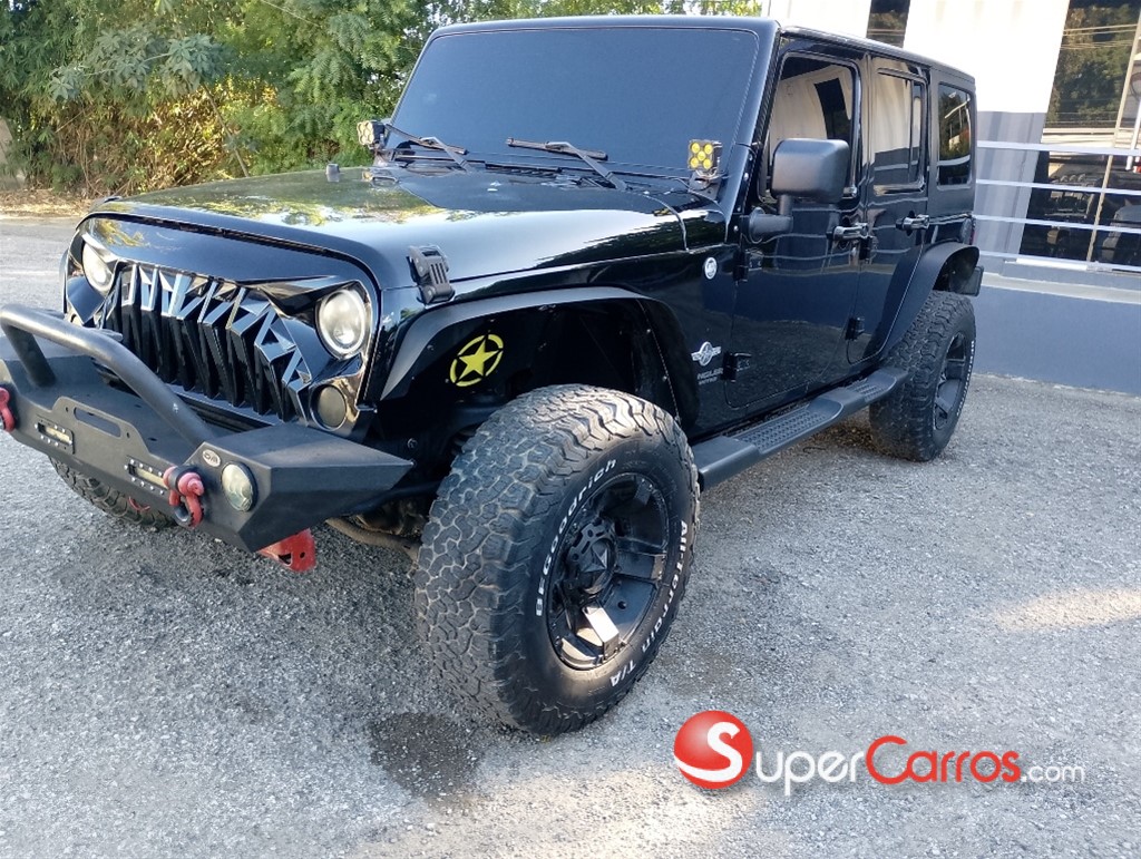 2014 Jeep Wrangler Sahara — foto 2 / 11