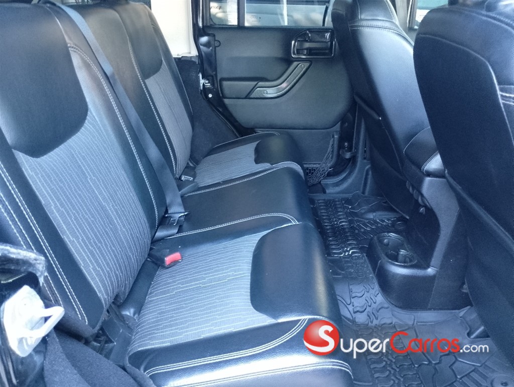 2014 Jeep Wrangler Sahara — foto 4 / 11