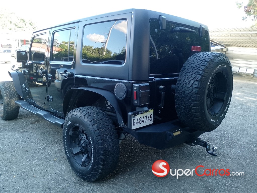 2014 Jeep Wrangler Sahara — foto 5 / 11