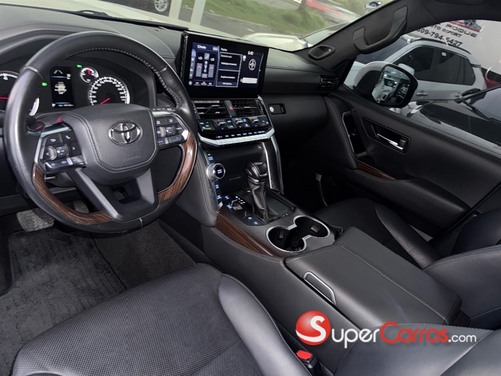2022 Toyota Land Cruiser 300 — foto 5 / 8