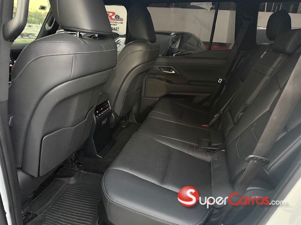 2022 Toyota Land Cruiser 300 — foto 8 / 8