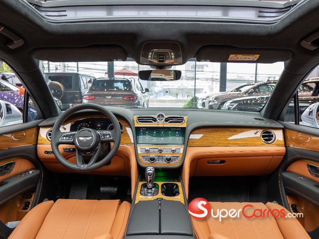 2024 Bentley Bentayga — foto 4 / 12