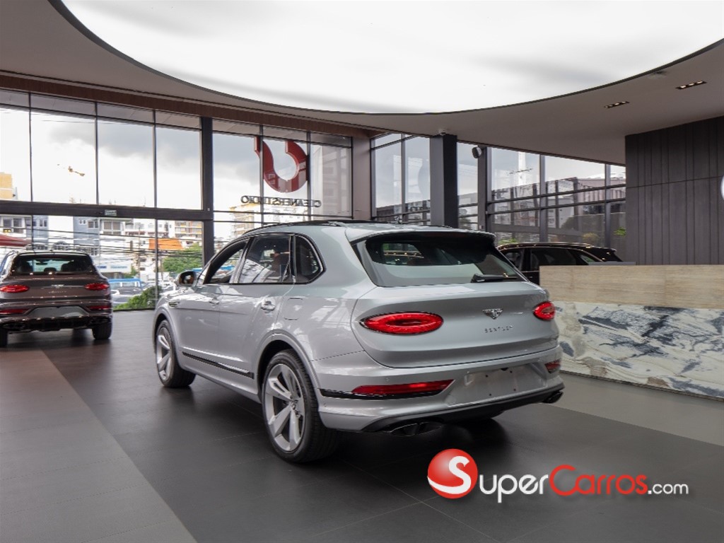 2024 Bentley Bentayga — foto 6 / 12