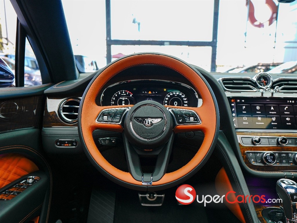 2025 Bentley Bentayga — foto 6 / 12