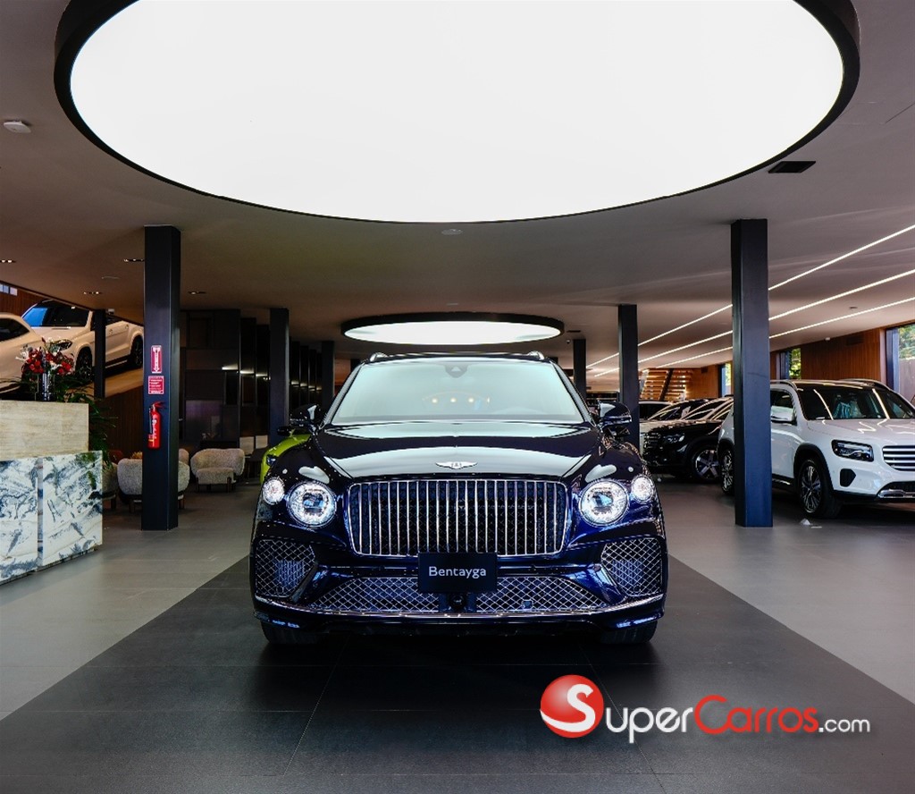 2025 Bentley Bentayga — foto 9 / 12