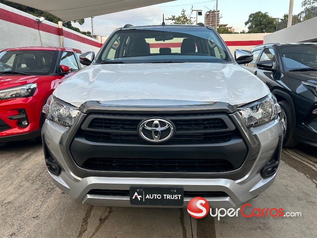 2026 Toyota Hilux 2.4 — foto 2 / 8