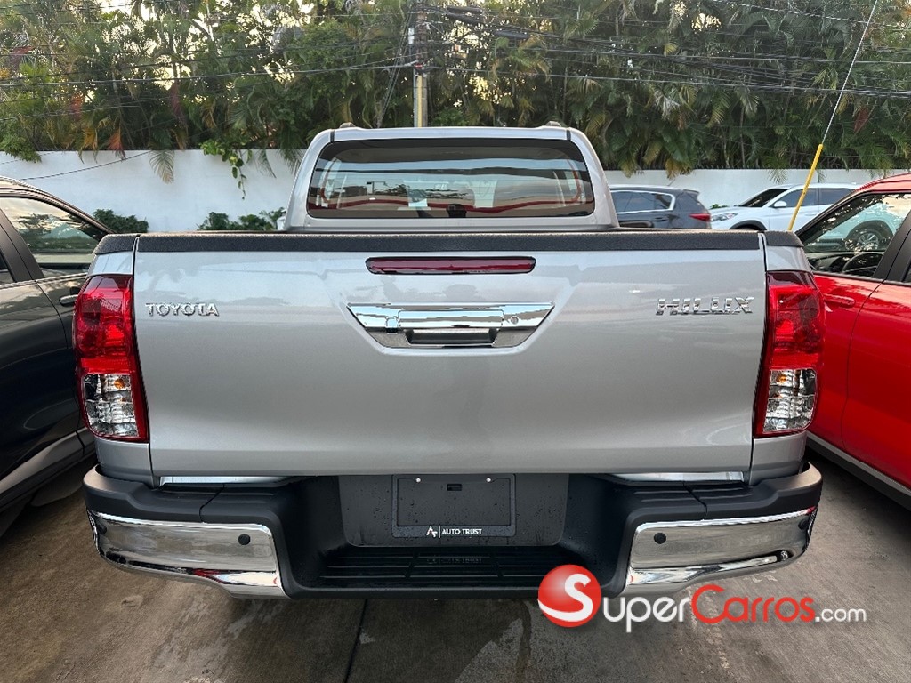 2026 Toyota Hilux 2.4 — foto 4 / 8