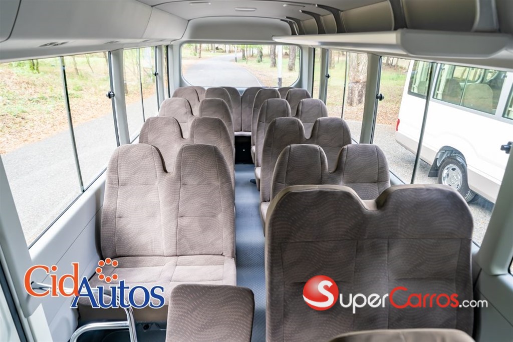 2026 Toyota Coaster — foto 10 / 12