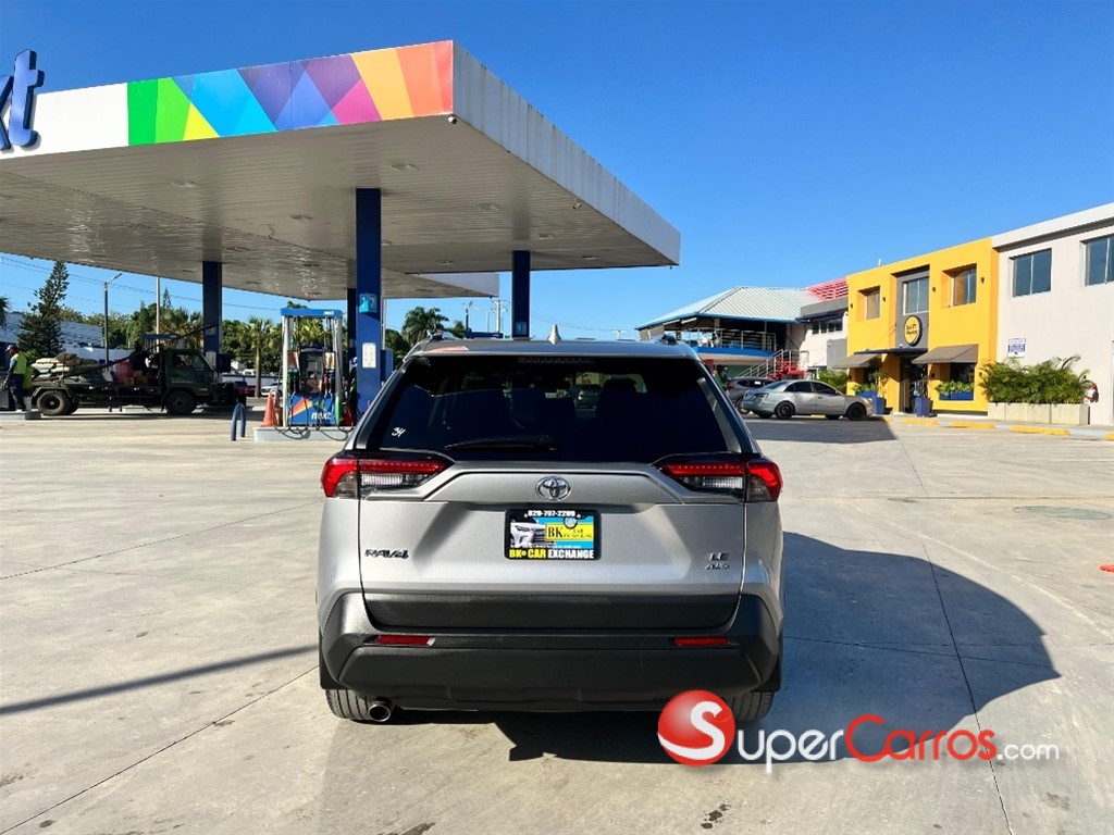 2021 Toyota RAV4 LE — foto 4 / 11