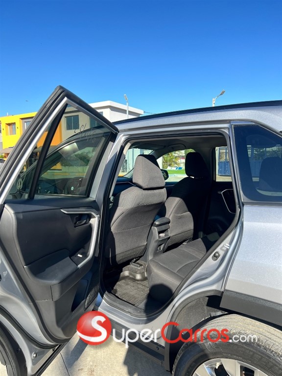 2021 Toyota RAV4 LE — foto 8 / 11